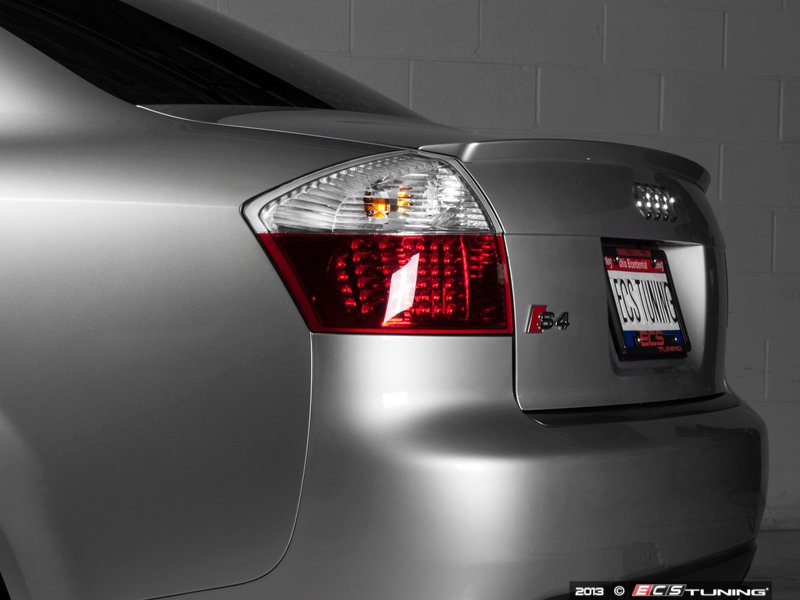 Audi B6 A4 Quattro 1.8T FKRLXLAI051 LED Tail Light Set Red / Clear ES2636219